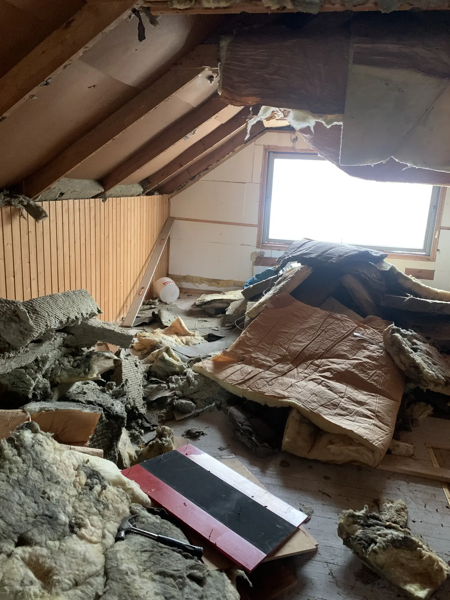Vind full av bråte före renovering
