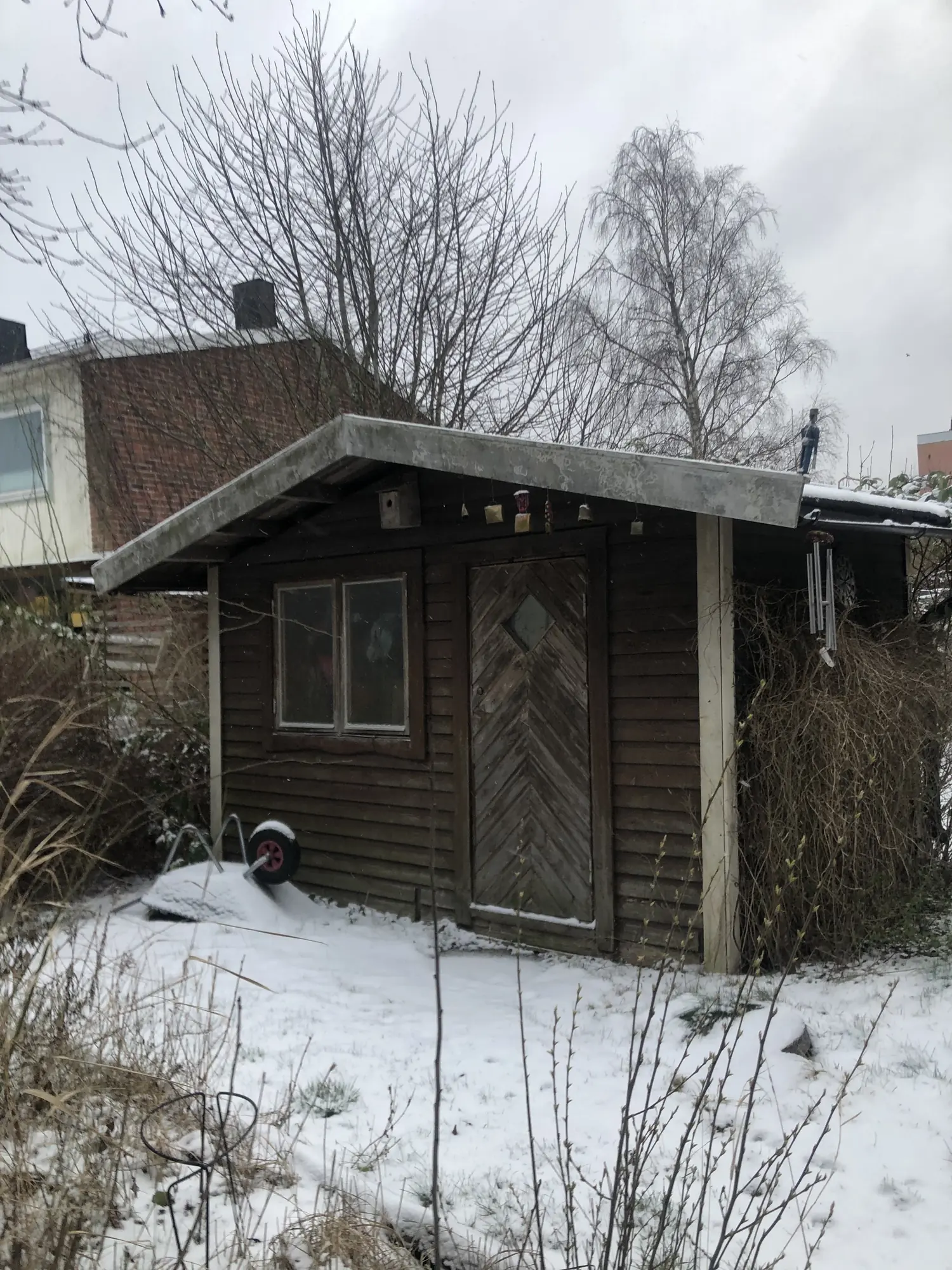 Äldre stuga före renovering